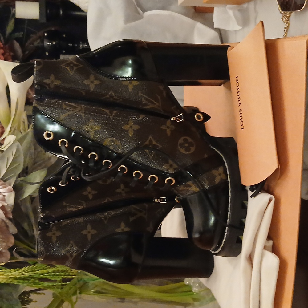 Lv boots
